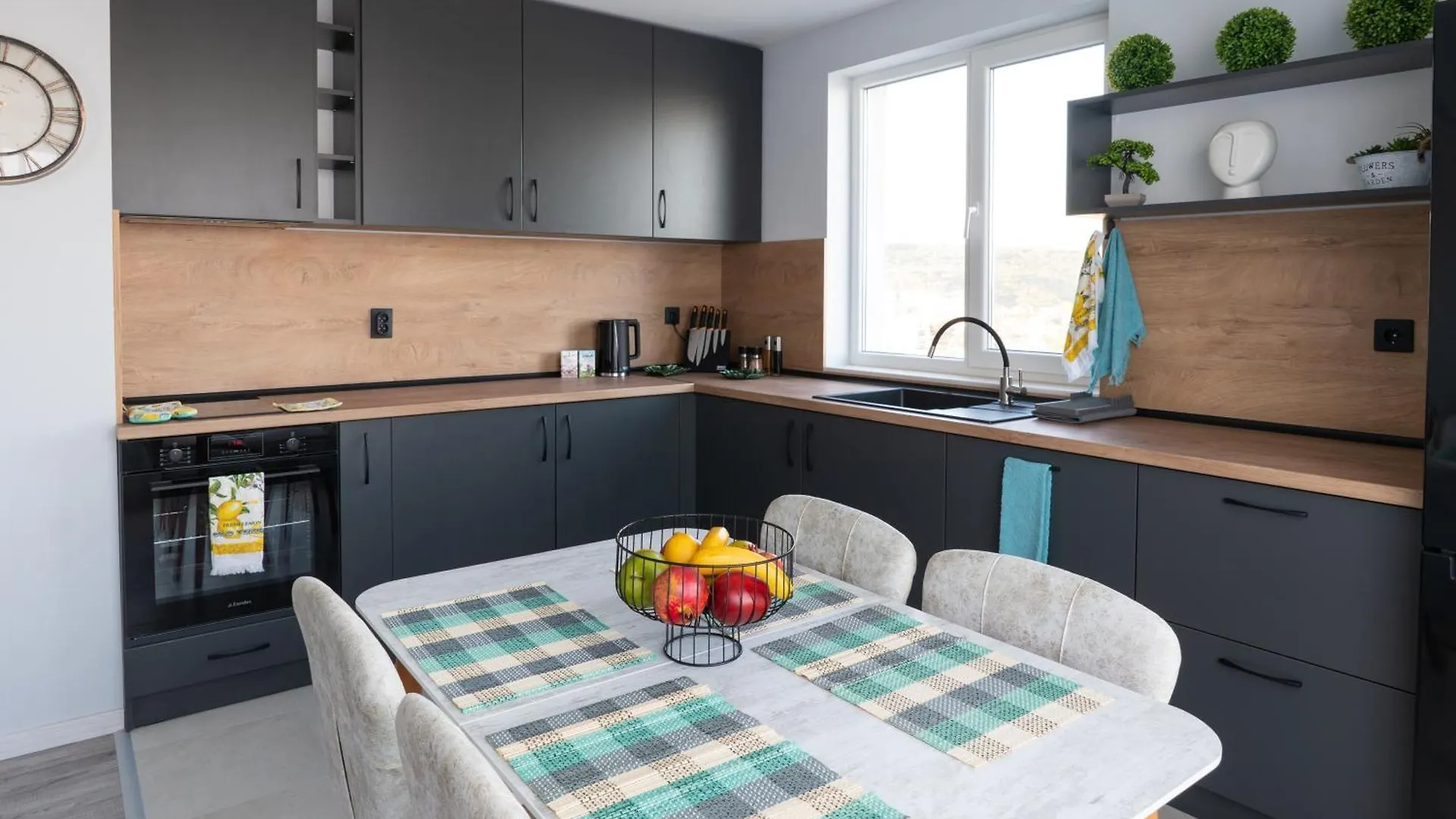 Skyview Apartments Varna 0*,
